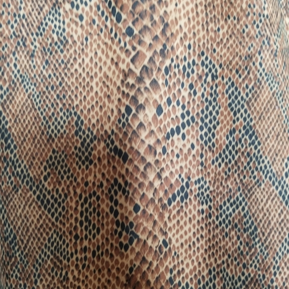 Cafe au Lait Canada Women’s Zip Vest Sleeveless Animal Print Size M - Picture 8 of 9